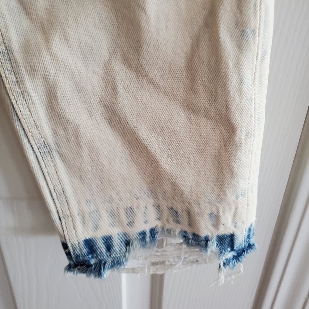 Vervet Light Wash Button Fly Raw Hem Distressed Jeans Size 27 - Picture 7 of 12